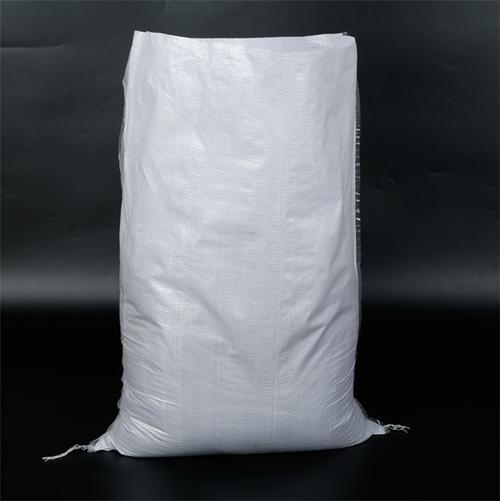很多商户在对塑料编织袋产品进行批发选购时,除了它本身的质量